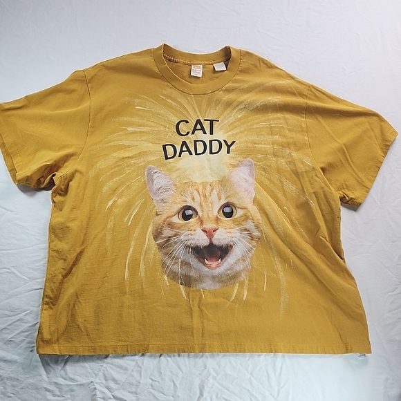 Levi's Other - Levis Cat Daddy Graphic T-Shirt in Mustard
